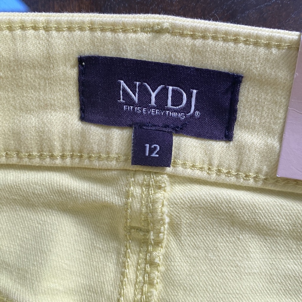 NYDJ Ella Denim Shorts With Side Slits - Picture 4 of 10